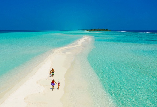 Пляж отеля Kandima Maldives