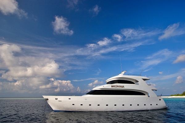 Яхта Мальдивиана