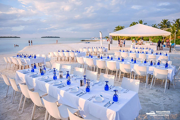 Holiday Inn Resort Kandooma Maldives Holiday Inn Resort Kandooma Maldives