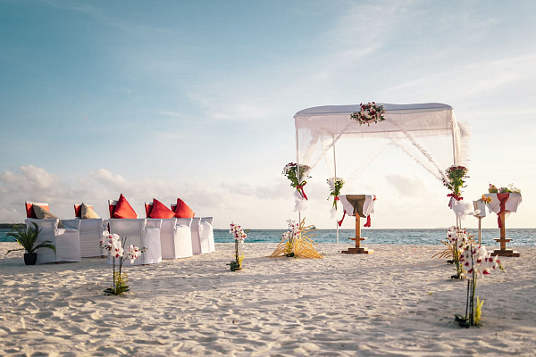 Brennia Kottefaru Maldives  Brennia Kottefaru Maldives