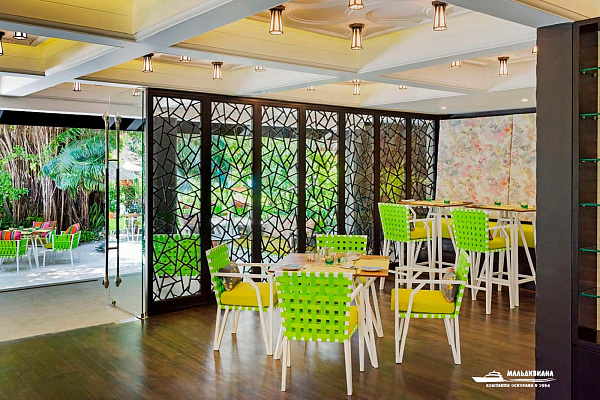 Sheraton Maldives Full Moon Resort and Spa Sheraton Maldives Full Moon Resort and Spa