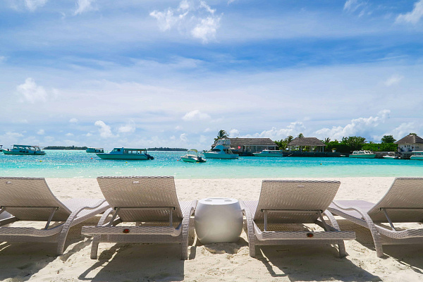 Holiday Inn Resort Kandooma Maldives Holiday Inn Resort Kandooma Maldives