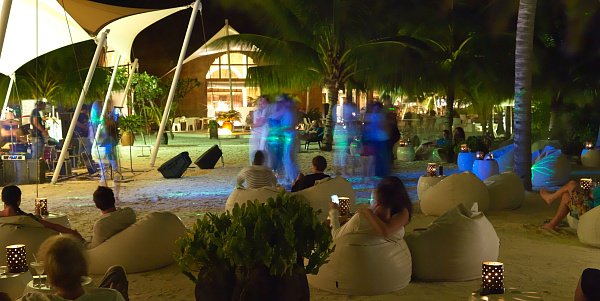 Holiday Inn Resort Kandooma Maldives Holiday Inn Resort Kandooma Maldives