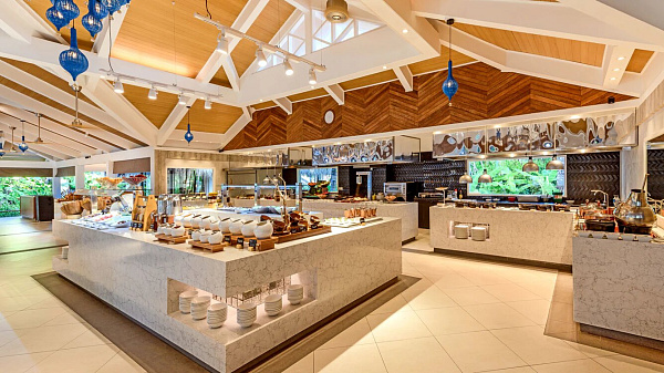 Sheraton Maldives Full Moon Resort and Spa Sheraton Maldives Full Moon Resort and Spa